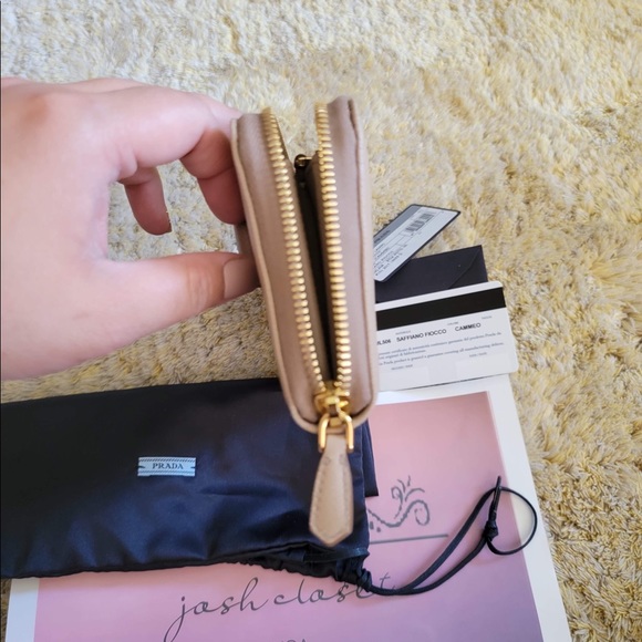 Prada long wallet - Picture 7 of 8